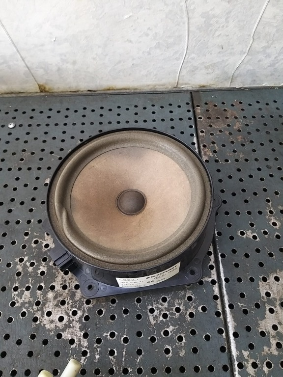 Boxa audio stanga spate audi a2 8z0 8z0035411