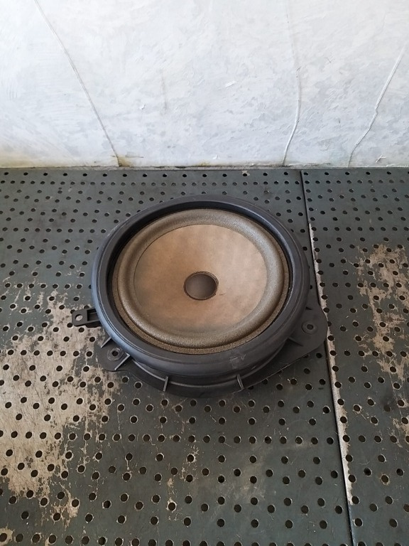 Boxa audio stanga spate audi a3 8p 8p0035411