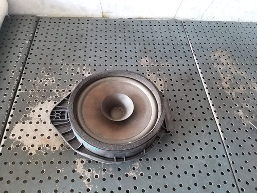 Boxa audio stanga spate opel astra j