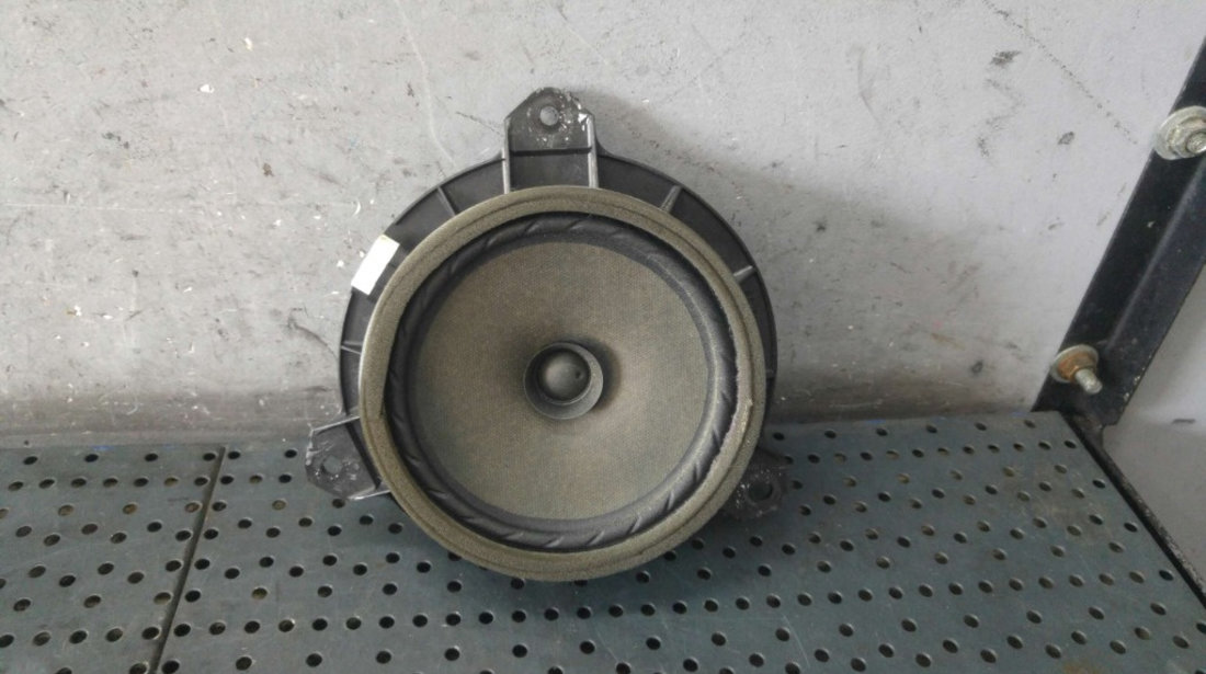 Boxa audio stanga spate toyota yaris p9