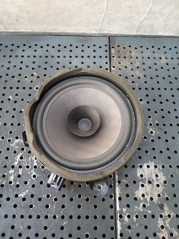 Boxa audio stanga spate volvo v50 s40 8651206
