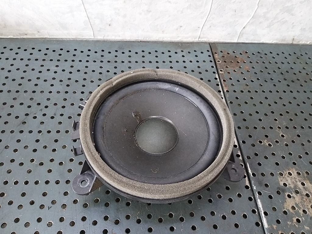 Boxa audio stanga spate volvo xc60 30657445
