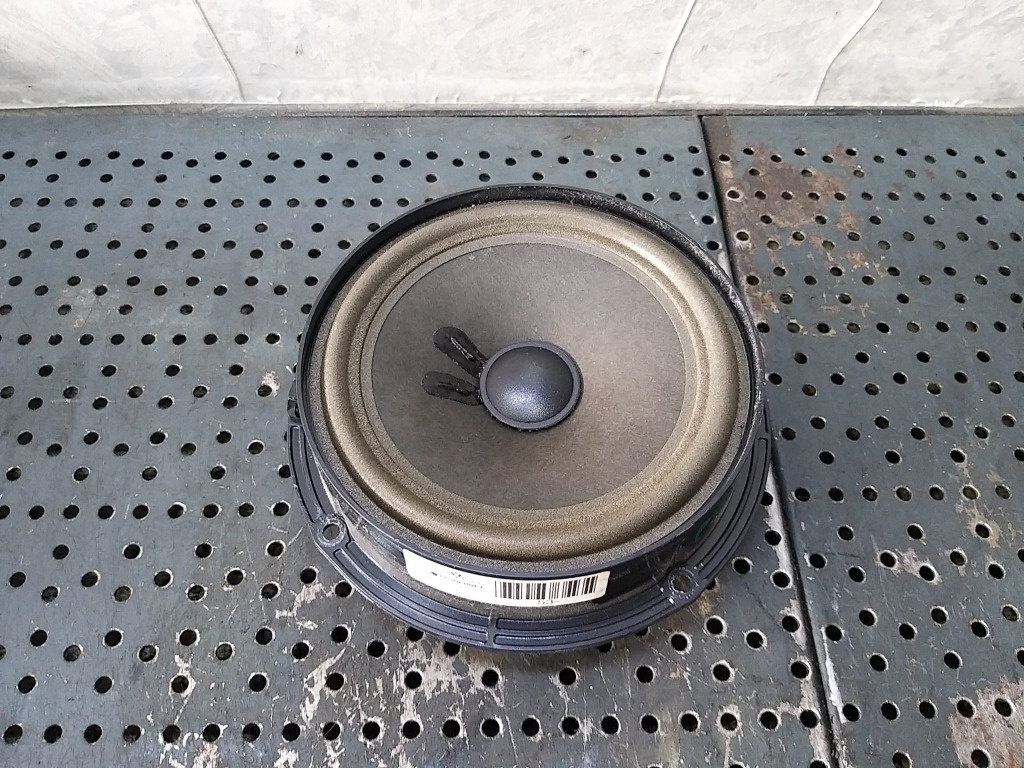 Boxa audio stanga spate vw passat b6 3c 3c0035453