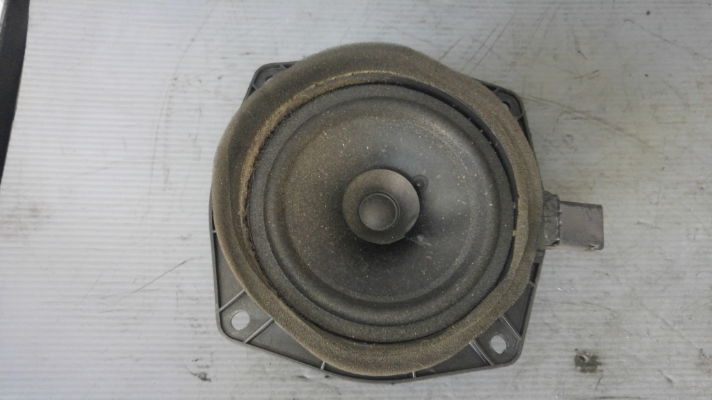 Boxa auto dreapta spate mitsubishi colt 2004-2012 mn141417