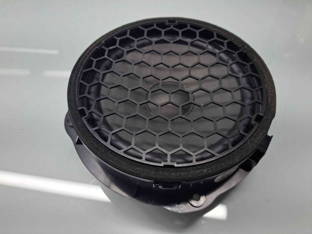 Boxa dreapta fata Audi A3 Sportback (8VA) Hatchback [Fabr 2012-2020] 8V0035415