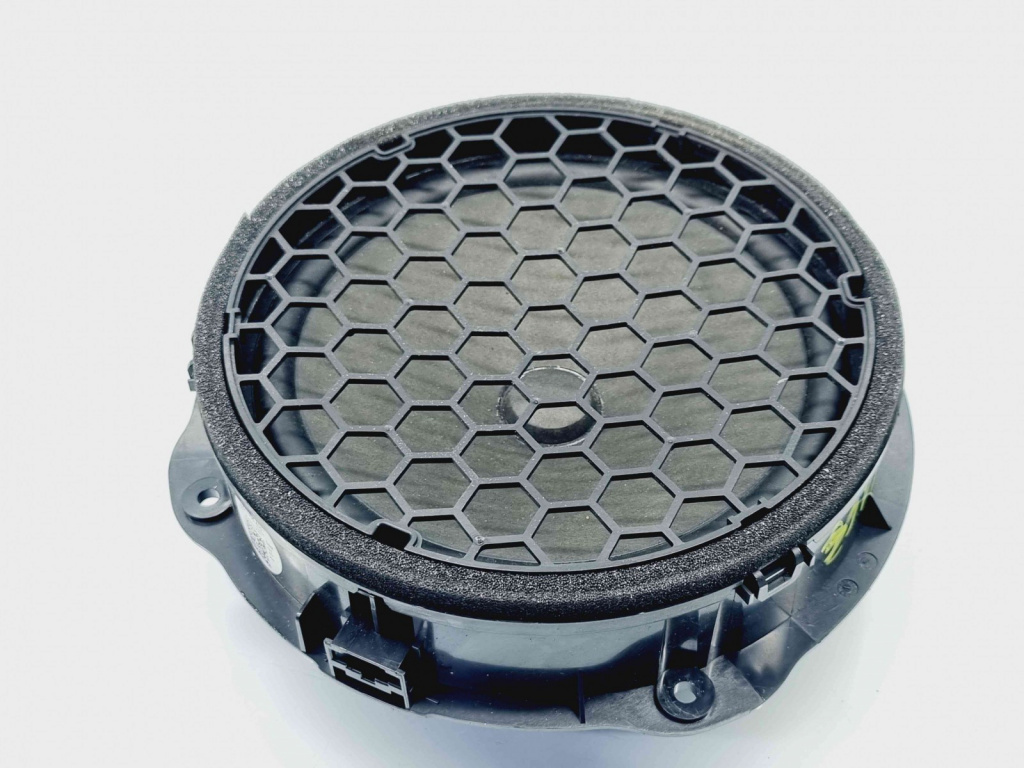 Boxa dreapta fata Audi A3 Sportback (8VA) Hatchback [Fabr 2012-2020] 8V0035415
