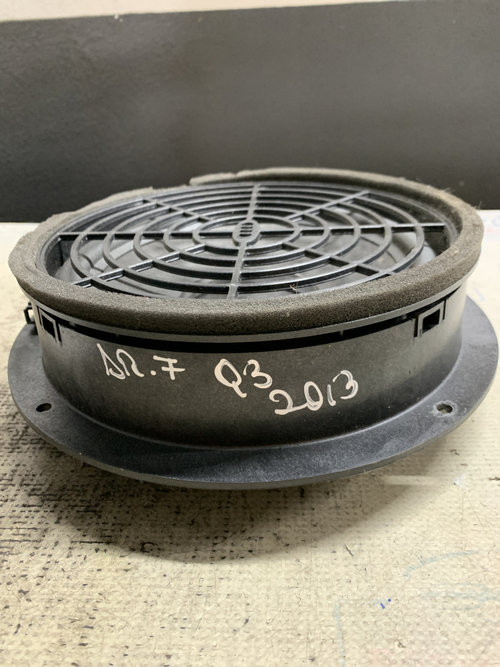 Boxa dreapta fata Audi Q3 - Motorina 2013, 8R0035415
