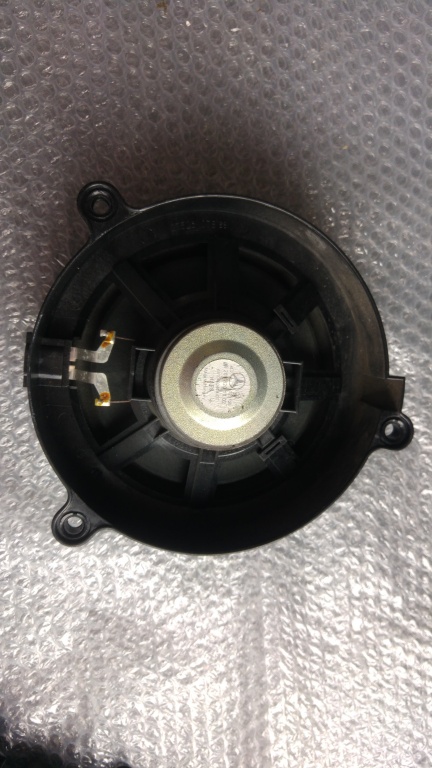 Boxa dreapta fata mercedes w203 2038201102