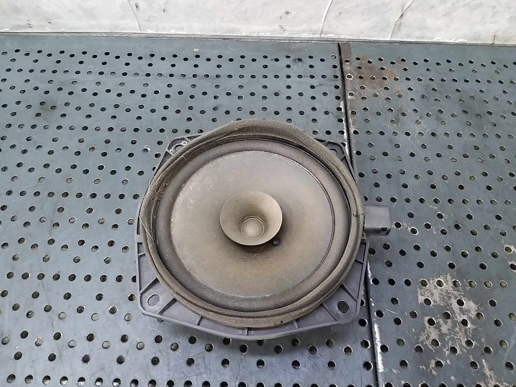 Boxa dreapta fata mitsubishi outlander 1 cuw mr306819