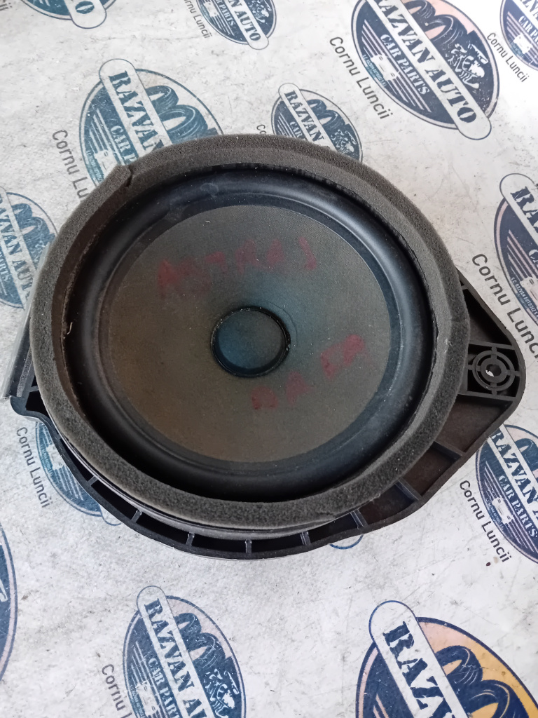 Boxa dreapta fata Opel Astra J