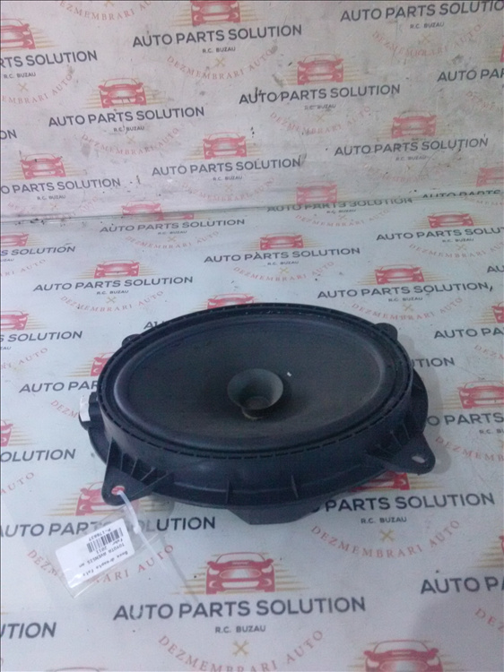 Boxa dreapta fata TOYOTA AVENSIS an fabr. 2011
