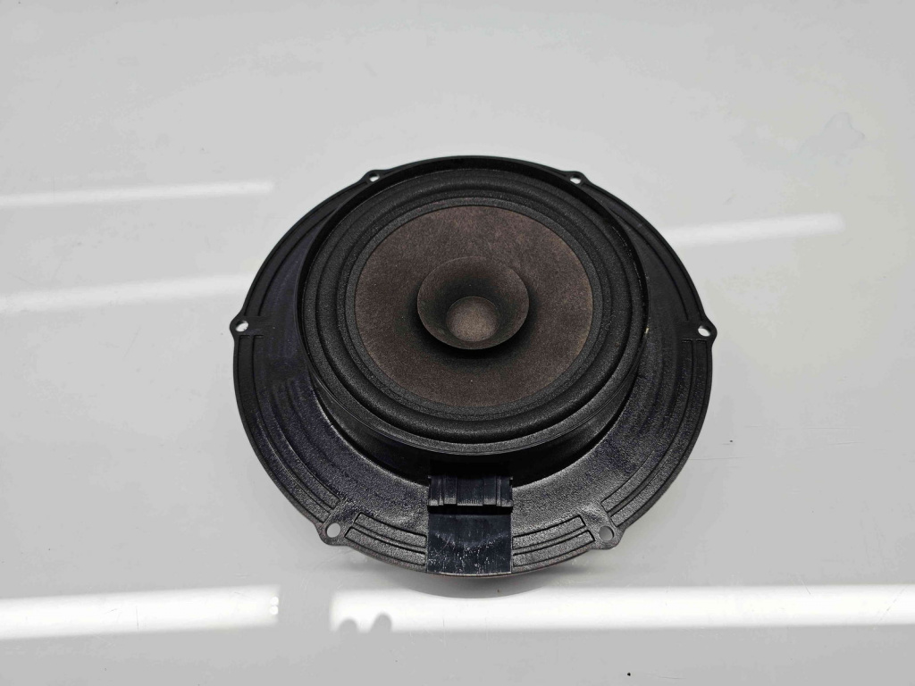Boxa dreapta fata Volkswagen Transporter 5 Facelift [Fabr 2004-2013] 7E0035710