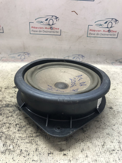 Boxa dreapta spate Audi A3 8P 2006, 8P0035411