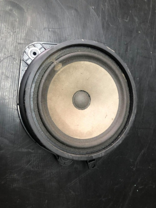 Boxa dreapta spate audi a3 8p 8p0035411c