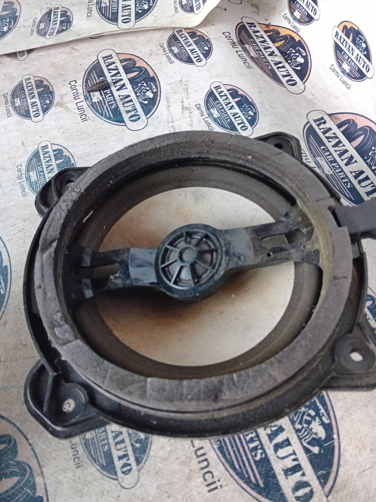 Boxa dreapta spate Audi A4, 8H0035411D
