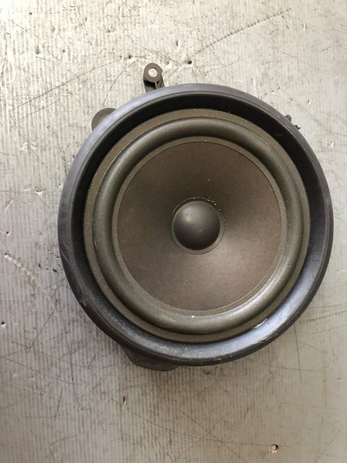 Boxa dreapta spate audi a4 b7 8e0035411