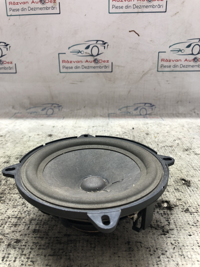Boxa dreapta spate Dacia Duster 2014