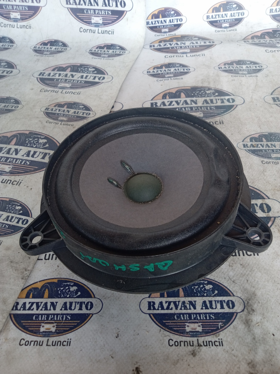 Boxa dreapta spate Nissan Qashqai 2011, 281567Y300