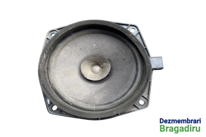 Boxa fata dreapta Cod: MR301667 MR301667 Mitsubishi Pajero 3 [1999 - 2003] SUV 5-usi 3.2 DI-D AT (165 hp) Cod motor 4M41