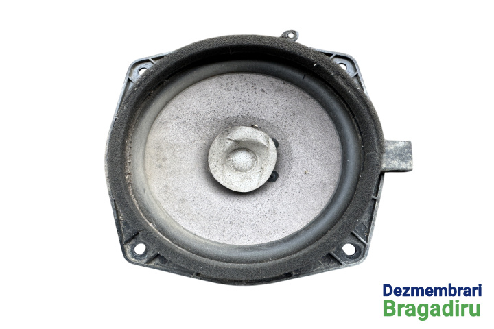 Boxa fata stanga Cod: MR301667 MR301667 Mitsubishi Pajero 3 [1999 - 2003] SUV 5-usi 3.2 DI-D AT (165 hp) Cod motor 4M41