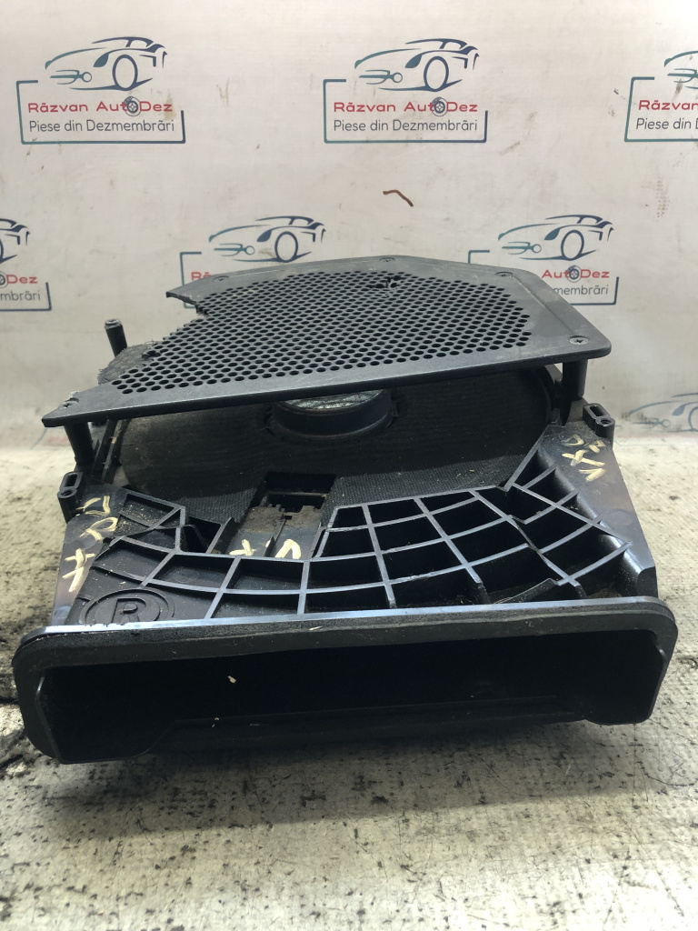 Boxa podea dreapta BMW X1 2016