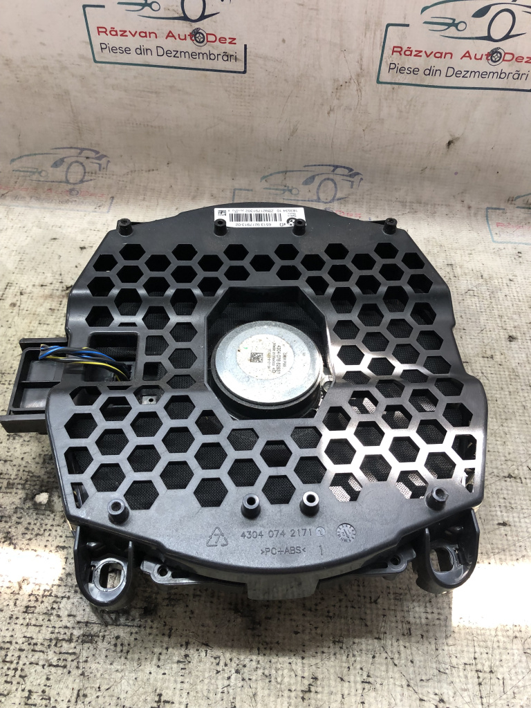 Boxa podea dreapta BMW X3 F25 2015, 921791302
