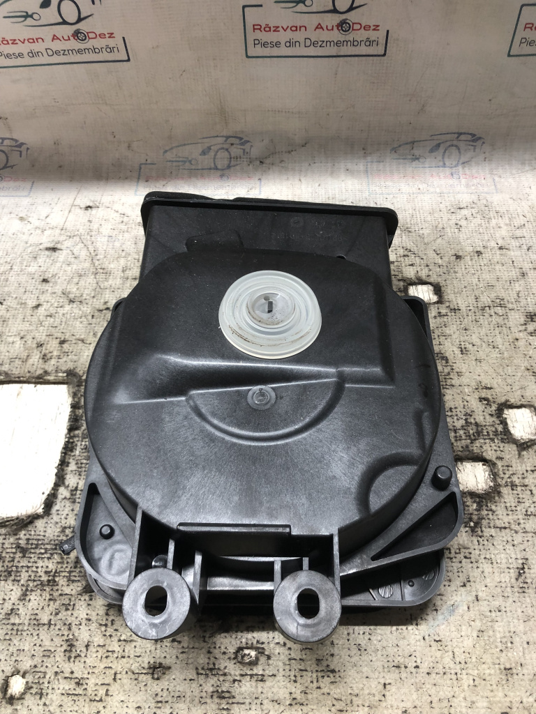 Boxa podea stânga BMW Seria 2 F46 1.5 Benzina 2016, 927599504