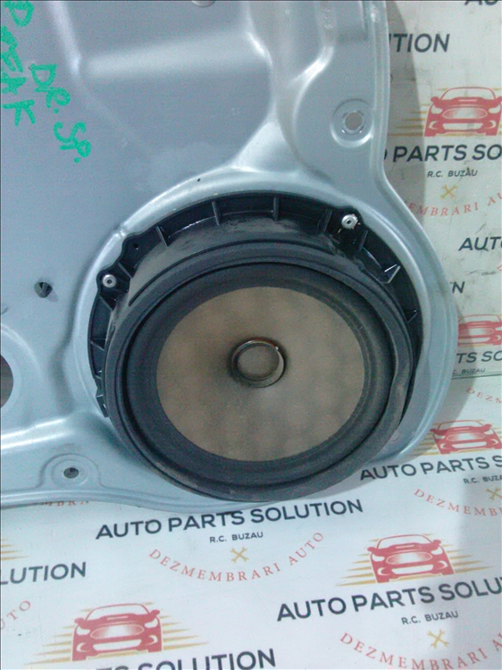 Boxa spate KIA CEED
