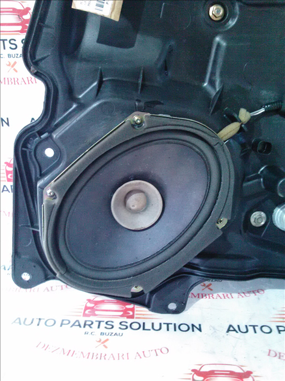 Boxa spate MAZDA 3 an fabr. 2005