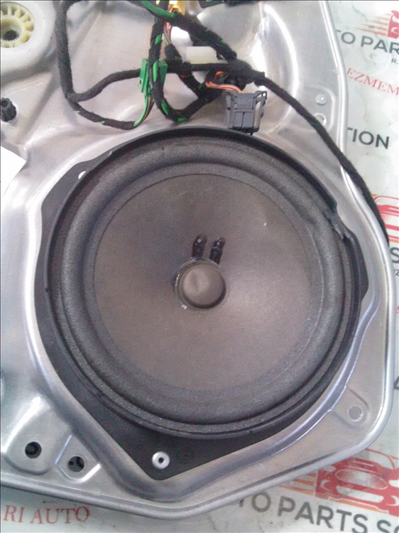 Boxa spate MERCEDES BENZ CLS an fabr. 2013
