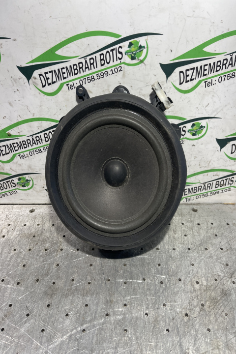 Boxa spate stanga 8E0035411 Audi A4 B6 [2000 - 2005] Avant wagon 5-usi 1.9 TDI MT (100 hp)