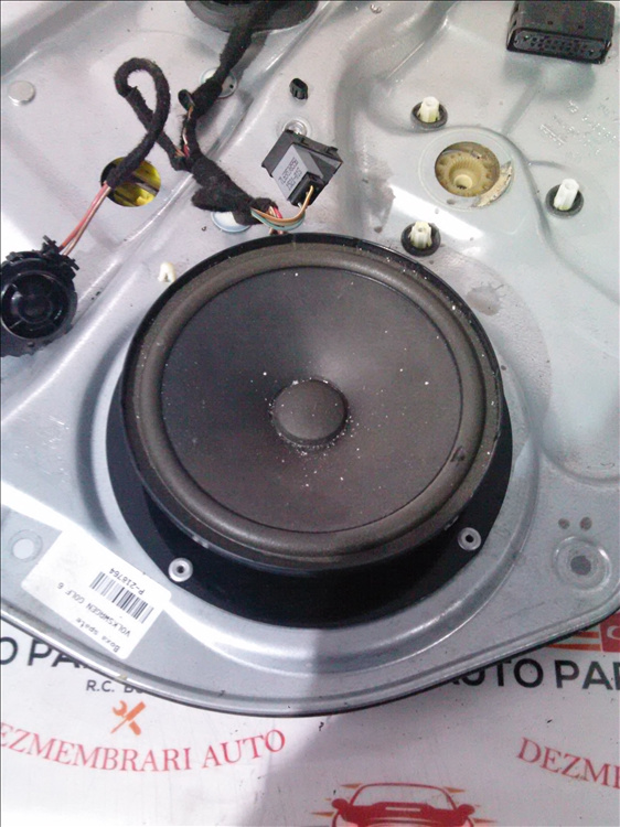 Boxa spate VOLKSWAGEN GOLF 6
