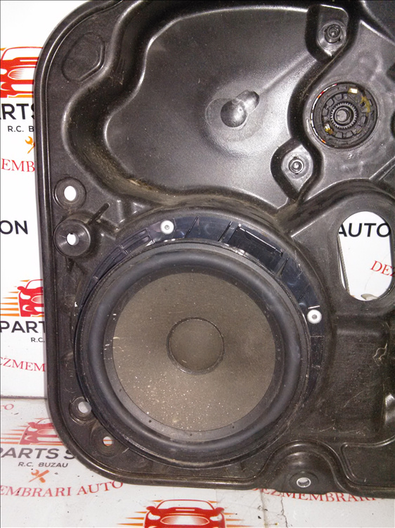 Boxa spate VOLKSWAGEN GOLF 6