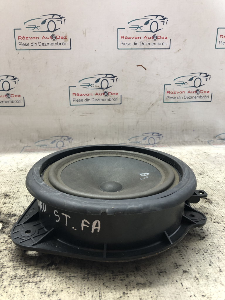 Boxa stanga fata Audi A3 8P 2008, 8P0035411C