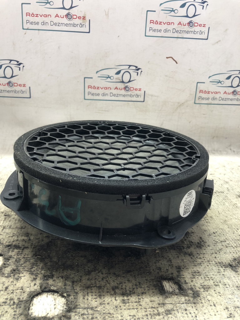 Boxa stanga fata Audi A3 8V 2015, 8V0035415