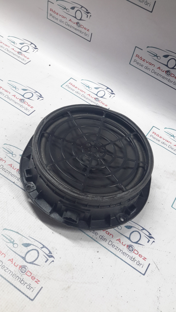 Boxa stanga fata Audi A4 B9 2016