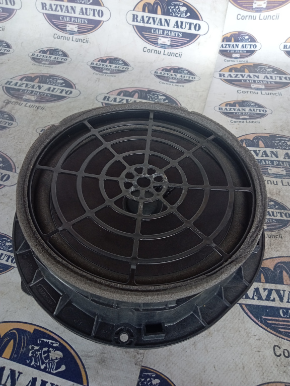 Boxa stanga fata Audi A4 B9