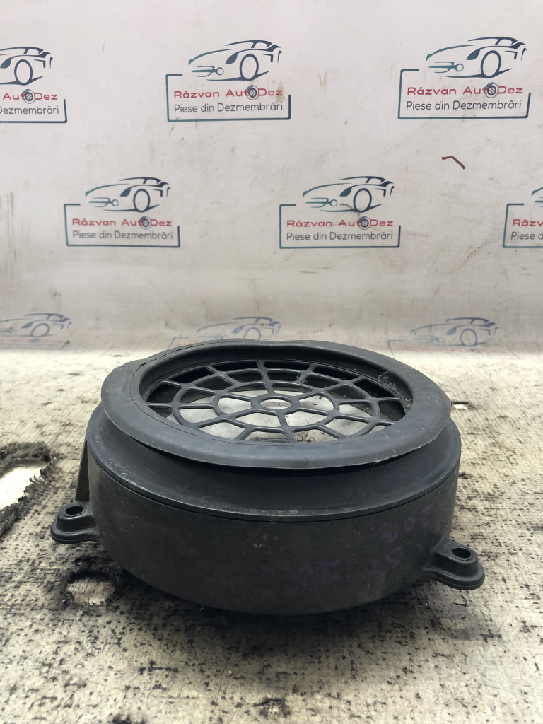 Boxa stanga fata Mercedes C-Class W203 2005