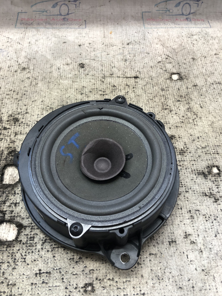 Boxa stanga fata Mercedes Citan 2011