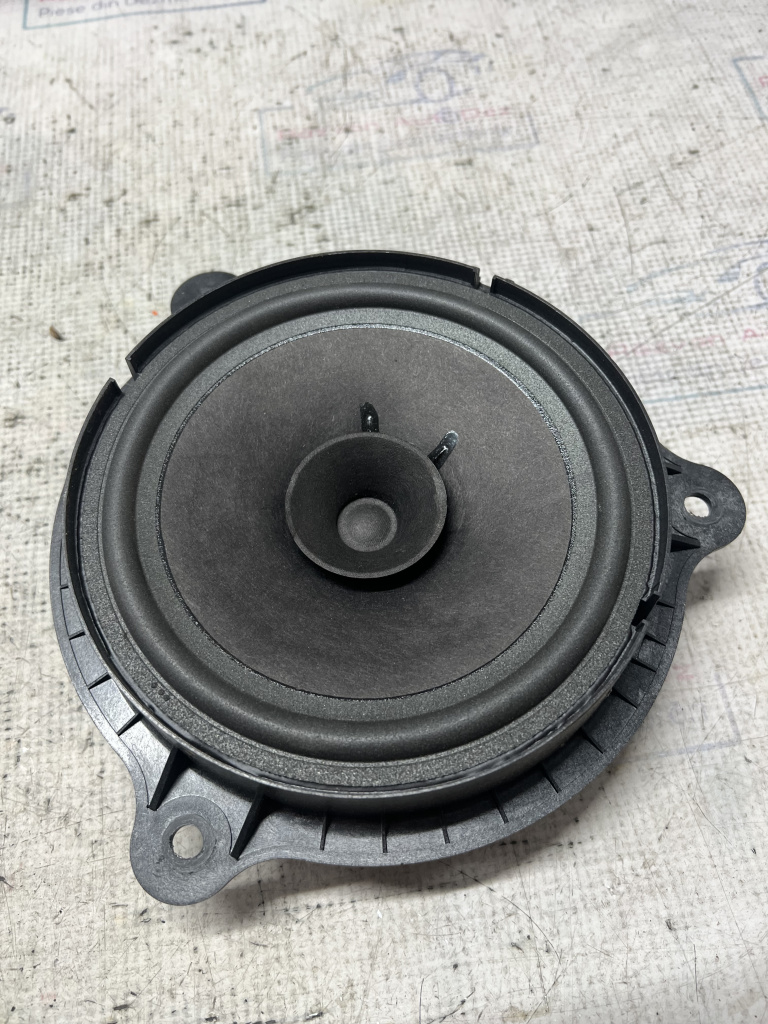 Boxa stanga fata Nissan Qashqai+2 2012