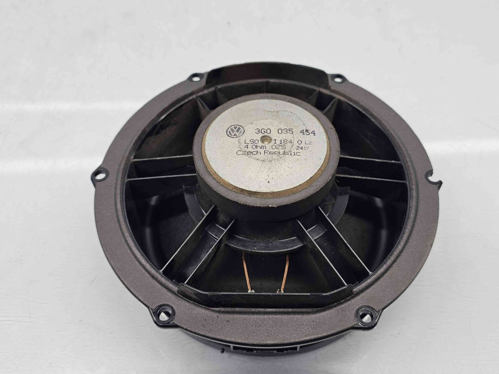 Boxa stanga fata Volkswagen Passat B8 (3G2) [Fabr 2015-prezent] 3G0035454