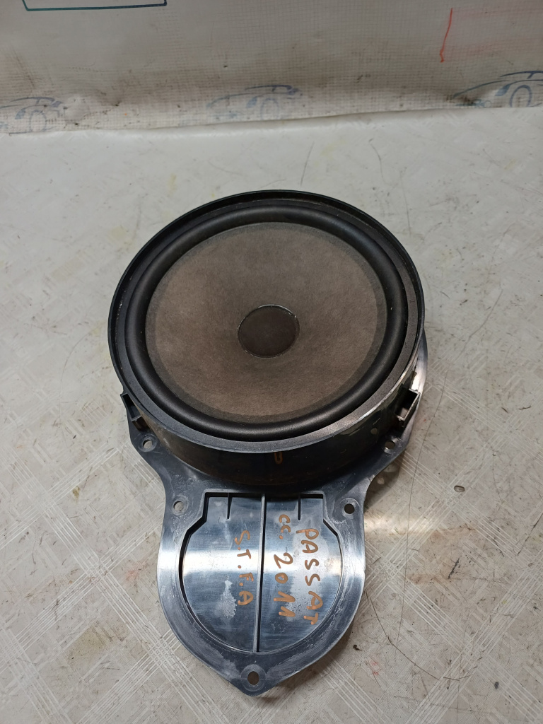 Boxa stanga fata Volkswagen Passat CC - Motorina 2011, 3C8035454