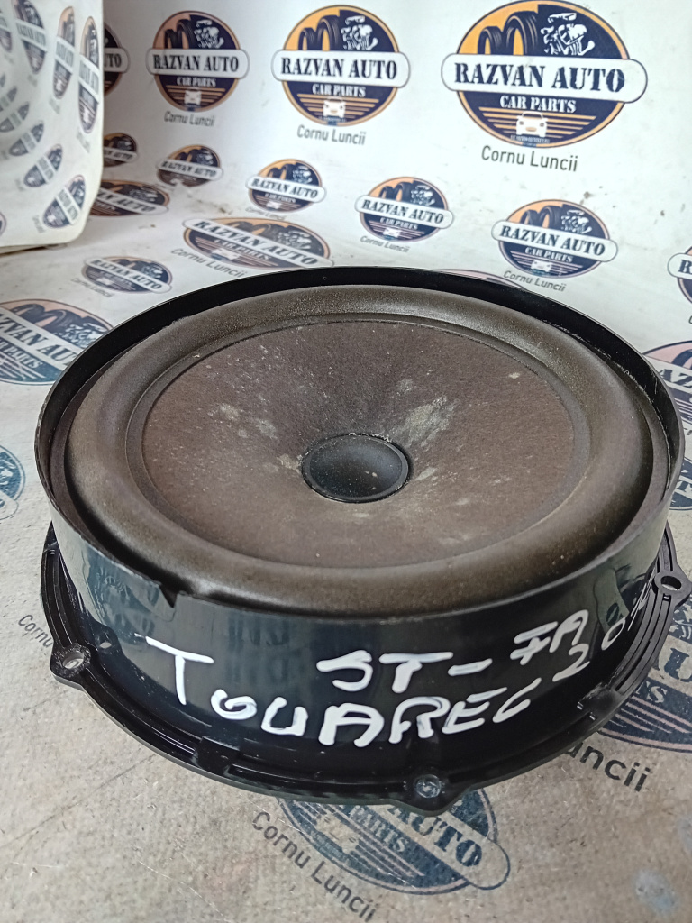 Boxa stanga fata Volkswagen Touareg 2012