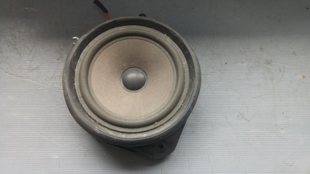 Boxa stanga spate audi a4 b6