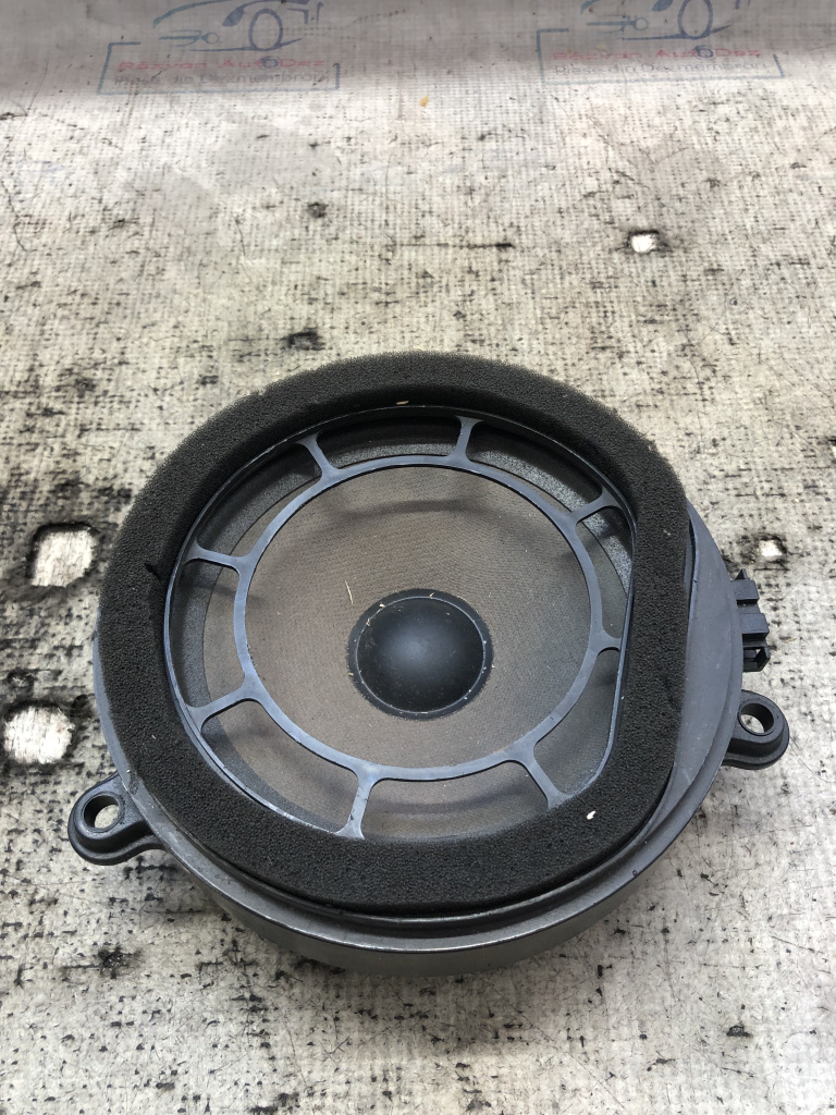 Boxa stanga spate Mercedes C220 2010