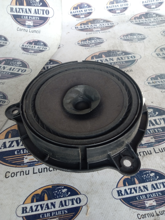 Boxa stanga spate Nissan Juke 2011