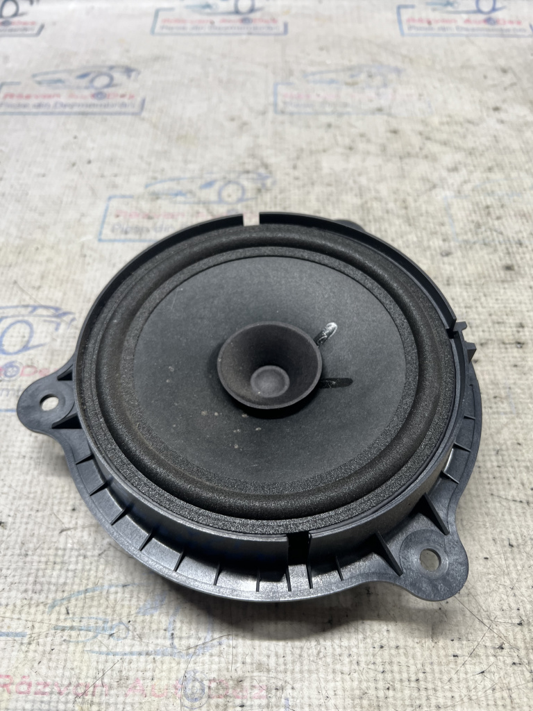 Boxa stanga spate Nissan Qashqai 2012