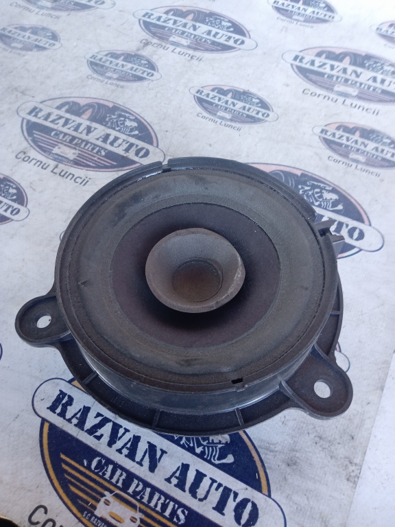 Boxa stanga spate Renault Clio 4