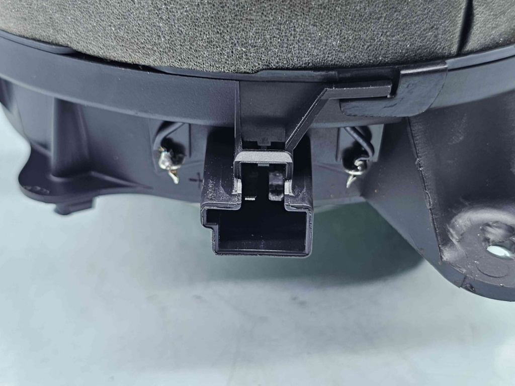 Boxa stanga spate Volvo XC90 [Fabr 2002-2014] 30797138