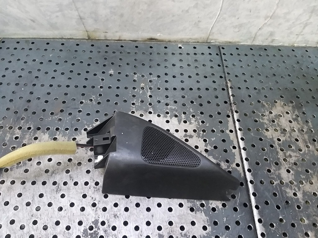 Boxa tweeter dreapta fata vw passat b6 3c 3c8035411